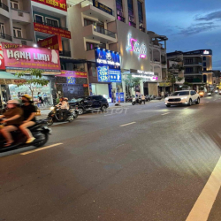 cho thuê mặt bằng ngay mặt tiền dương quảng hàm