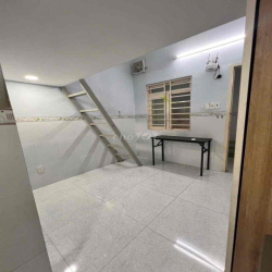 DUPLEX BAN CÔNG / CỬA SỔ FULL NỘI THẤT ĐỐI DIỆN EMART