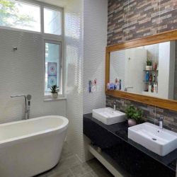 BIỆT THỰ SÂN VƯỜN KDC GIA HOÀ - 10x20 - 5PN 6WC - FULL NỘI THẤT XỊN