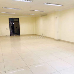 Nhà mặt đường  Hoàng Quốc Việt - Dt 45m2 x 5 tầng thông, mặt tiền 4m