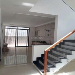cho thuê nhà MỚI Đường ÂU CƠ 8,5X17M, 4 TẤM, 4PN, 5WC, giá 27 TRIỆU
