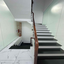 Cho thuê mặt bằng tầng trệt nhà có hầm Cityland Park Hill Gò Vấp