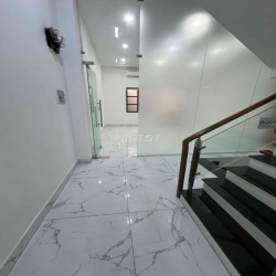 Cho thuê mặt bằng tầng trệt nhà có hầm Cityland Park Hill Gò Vấp