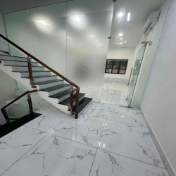 Cho thuê mặt bằng tầng trệt nhà có hầm Cityland Park Hill Gò Vấp