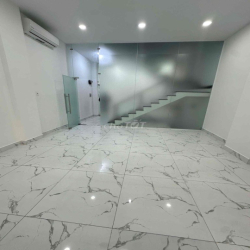 Cho thuê mặt bằng tầng trệt nhà có hầm Cityland Park Hill Gò Vấp