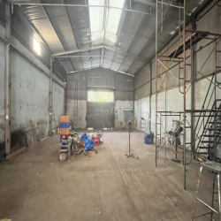 CHO THUÊ XƯỞNG 300M2 TÂN ĐÔNG HIỆP GẦN TRUNG TÂM Y TẾ DĨ AN