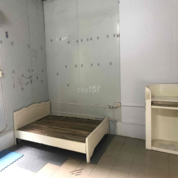 Căn hộ 2 phòng wc khép kín C9 Mai Động