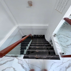 NHÀ MỚI 100% CHƯA SỬ DỤNG 