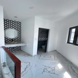 NHÀ MỚI 100% CHƯA SỬ DỤNG 