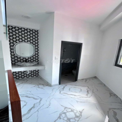 NHÀ MỚI 100% CHƯA SỬ DỤNG 