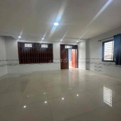Mặt Tiền Kinh Doanh VƯỜN LÀI, 5 x 20m, 2 Tấm, 3 Phòng Ngủ, 3 WC