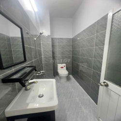 Mặt Tiền Kinh Doanh VƯỜN LÀI, 5 x 20m, 2 Tấm, 3 Phòng Ngủ, 3 WC