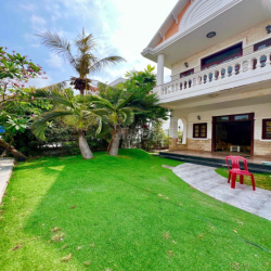 Cho Thuê Biệt Thự DT 600m2 1Trệt 2Lầu 5Pn 4Wc Có Hồ Bơi Sân tenic