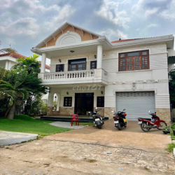 Cho Thuê Biệt Thự DT 600m2 1Trệt 2Lầu 5Pn 4Wc Có Hồ Bơi Sân tenic