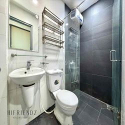 Căn hộ 1 Phòng Ngủ 50m2 Tách Bếp View Thoáng mặt tiền đường lớn.