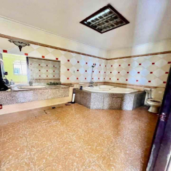 Cho Thuê Biệt Thự DT 600m2 1Trệt 2Lầu 5Pn 4Wc Có Hồ Bơi Sân tenic