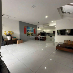 Nhà TM DV Phú Mỹ 3 phòng ngủ