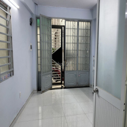 Nhà như hình 1 trệt 1 lầu sát MT Trường sa khu Phan Xích Long hẻm 4,5m