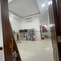 Cho Thuê Nhà Sát Mặt Tiền Phan Văn Trị P10;(3.5x12m)2pn2wc;Giá 10tr/th