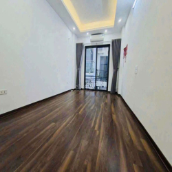 CHO THUÊ NHÀ 5TÂNG PHỐ THƯỢNG THANH - VIỆT HƯNG- Ô TÔ ĐỖ GẦN - 3PN