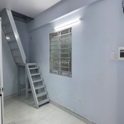 Nhà như hình 1 trệt 1 lầu sát MT Trường sa khu Phan Xích Long hẻm 4,5m