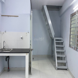 Nhà như hình 1 trệt 1 lầu sát MT Trường sa khu Phan Xích Long hẻm 4,5m