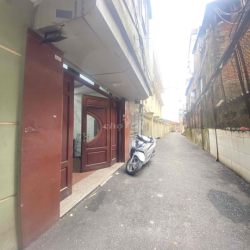 Chính Chủ cho thuê nhà 6Tầng 6 ngủ. 40m2. 12triệu   Hồng Hà. Hoàn Kiếm