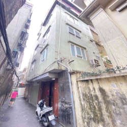 Chính Chủ cho thuê nhà 6Tầng 6 ngủ. 40m2. 12triệu   Hồng Hà. Hoàn Kiếm