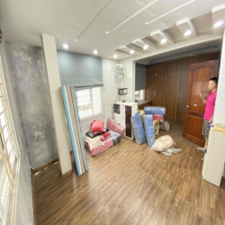 Chính Chủ cho thuê nhà 6Tầng 6 ngủ. 40m2. 12triệu   Hồng Hà. Hoàn Kiếm