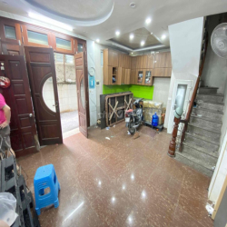 Chính Chủ cho thuê nhà 6Tầng 6 ngủ. 40m2. 12triệu   Hồng Hà. Hoàn Kiếm