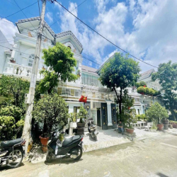 Cho Thuê Nguyên Căn Biệt Thự  8x15m 1Trệt 1Lầu 3Pn 3Wc Sân Ôtô Hẻm Tải