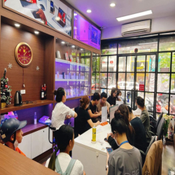 Cho thuê nhà mặt phố Thái Hà