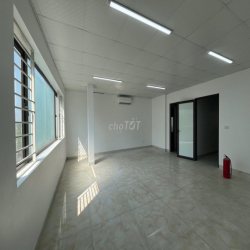 Cho thuê văn phòng Vạn Phúc- Sim Co Sông Đà, 85 m2/tầng 2 phòng lô góc