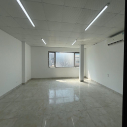 Cho thuê văn phòng Vạn Phúc- Sim Co Sông Đà, 85 m2/tầng 2 phòng lô góc