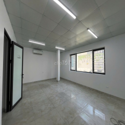 Cho thuê văn phòng Vạn Phúc- Sim Co Sông Đà, 85 m2/tầng 2 phòng lô góc