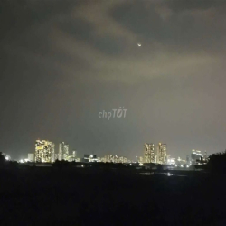 Cho thuê lâu dài đất xã Phú Hữu. 9000m2. Có 300m2 thổ cư. Mặt sông100m
