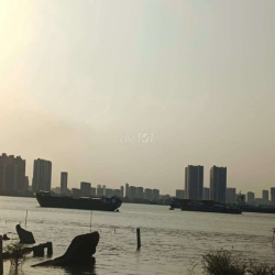 Cho thuê lâu dài đất xã Phú Hữu. 9000m2. Có 300m2 thổ cư. Mặt sông100m