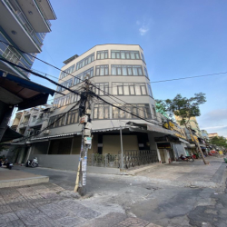 GÓC 2 MẶT TIỀN NGANG 12M - 300M2 SỬ DỤNG – SỐ 103 HUỲNH MẪN ĐẠT, Q5