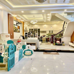 Nhà full nội thất 1 Trệt 3 Lầu 5,5x15m 4 Phòng Khu Green riverside