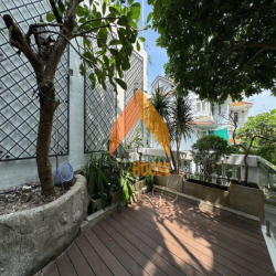 TUYỆT PHẨM Q2 VILLA HIỆN ĐẠI FULL NỘI THẤT XÁCH VALI VÀO Ở NGAY 6PN