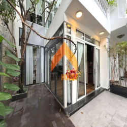 TUYỆT PHẨM Q2 VILLA HIỆN ĐẠI FULL NỘI THẤT XÁCH VALI VÀO Ở NGAY 6PN