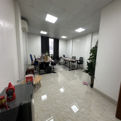Cho thuê văn phòng 35 m2 ngõ 214 Nguyễn Xiển, vp thoáng sạch đẹp