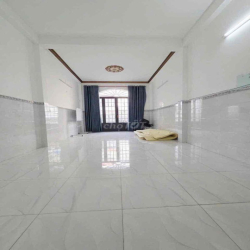 CHO THUÊ NHÀ ĐƯỜNG KHUÔNG VIỆT GẦN ĐẦM SEN [4.5k x 20m] 2 LẦU - 4PN