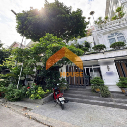 TUYỆT PHẨM Q2 VILLA HIỆN ĐẠI FULL NỘI THẤT XÁCH VALI VÀO Ở NGAY 6PN