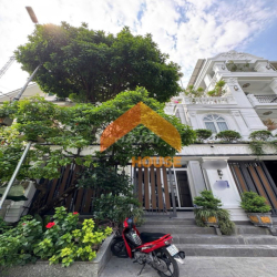 TUYỆT PHẨM Q2 VILLA HIỆN ĐẠI FULL NỘI THẤT XÁCH VALI VÀO Ở NGAY 6PN