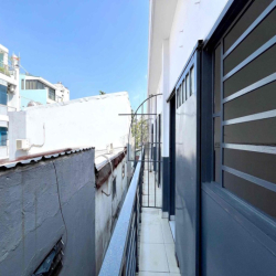 Phòng Mới 1 trệt 1 lầu có Ban Công  ngay Bùi Quang Là vs  Phan Huy ich