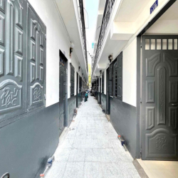 Phòng Mới 1 trệt 1 lầu có Ban Công  ngay Bùi Quang Là vs  Phan Huy ich