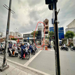 Mặt bằng siêu đẹp,ngã 3 đèn đỏ, sát nhìu ông lớn Katinat, Sacom,Hasa..