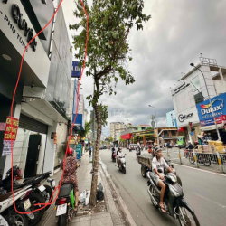 Mặt bằng siêu đẹp,ngã 3 đèn đỏ, sát nhìu ông lớn Katinat, Sacom,Hasa..