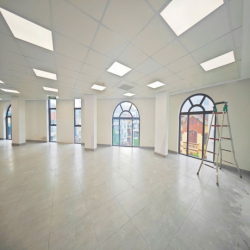 Cho thuê sàn văn phòng Lê Văn Lương 130m2 27tr lô góc full kính 